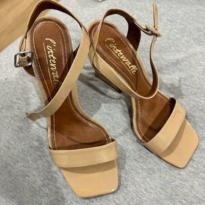 L'INTERVALLE Beige Strappy Sandals